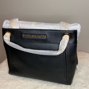 Michael Kors Medium Jet Set Item Chain Messenger Leather Shoulder Bag